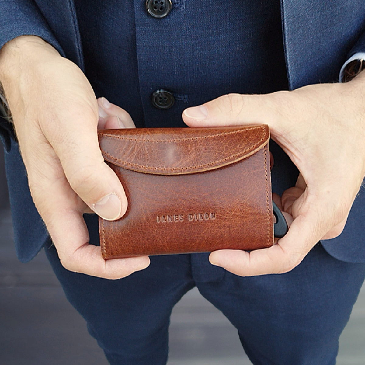 jd0108 james dixon grande classic havana brown coin pocket wallet lifestyle 2